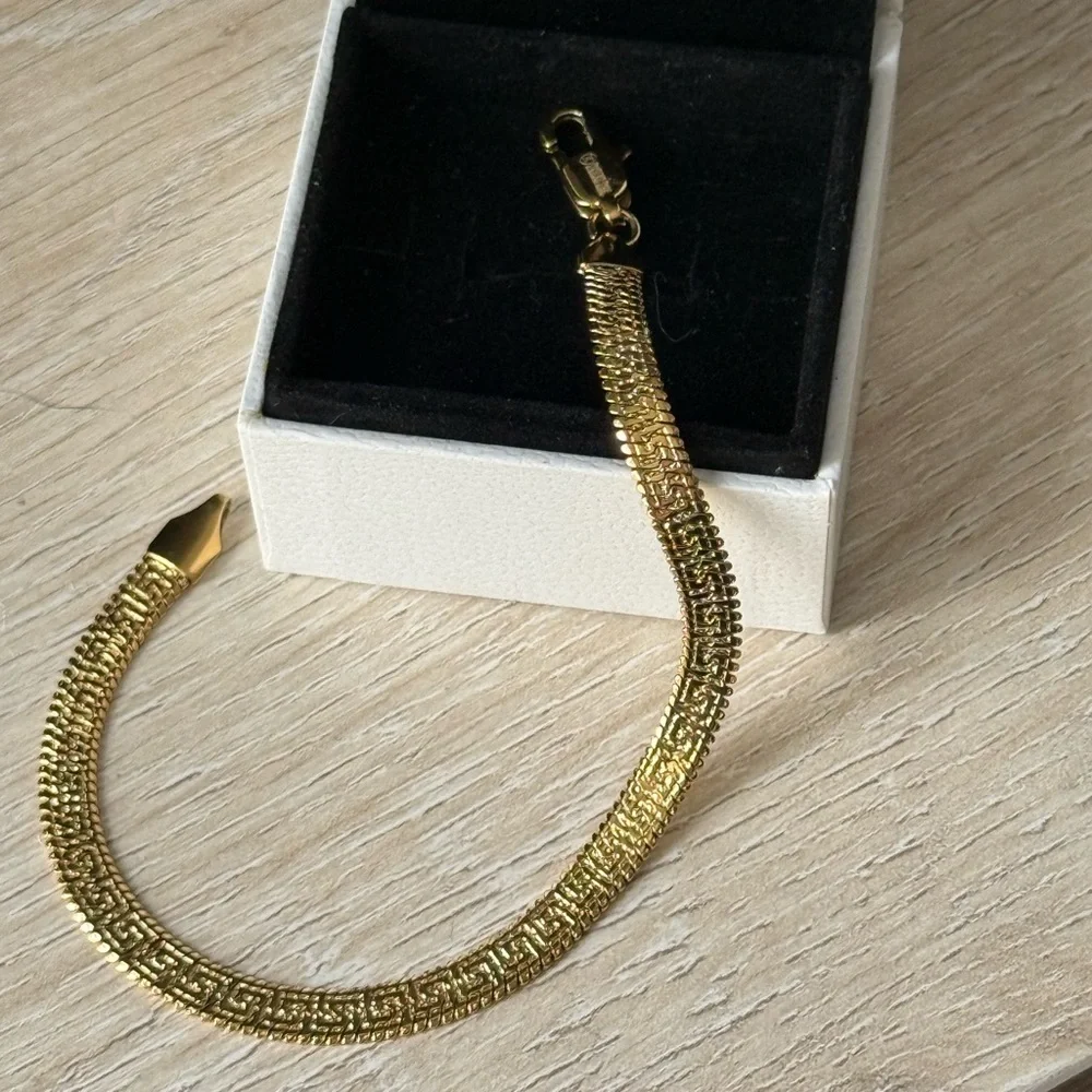 Elegant Gold Herring Bone Bracelet
